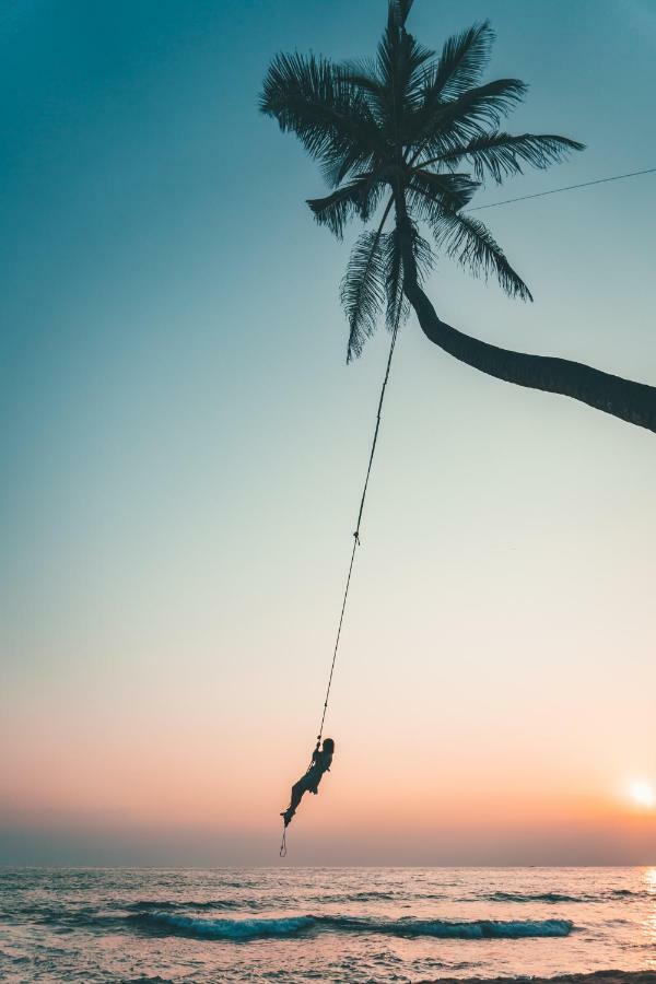 Hostel Layback Boutique Surf & Yoga Camp Sri Lanka Weligama Exterior foto